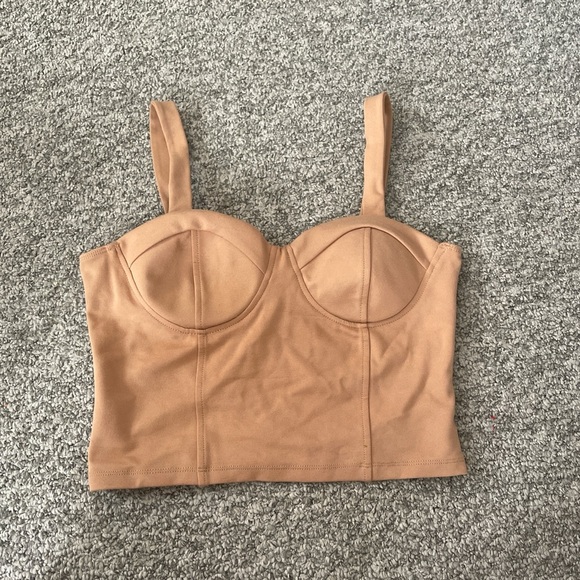 Size L Tank/crop top. Got from TJ maxx - Picture 1 of 4